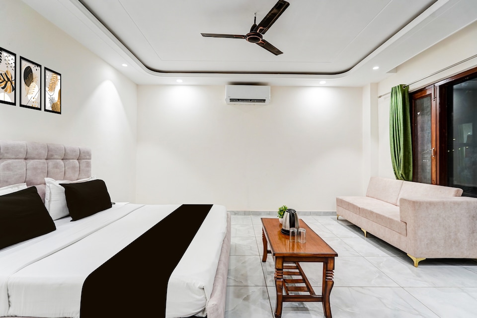 Super Townhouse Sector 102 Noida, Noida Expressway SEZ, Noida