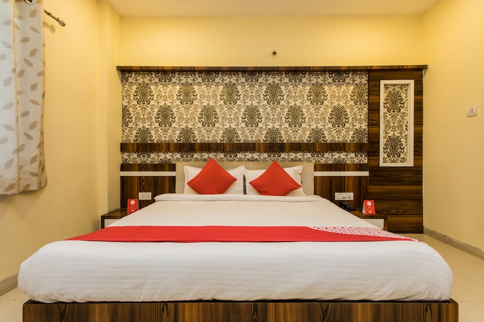 OYO 2533 Hotel Pride, Airport Road - Indore, Indore