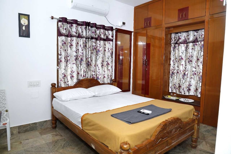 Hotel O The Olive Residency , Nungambakkam Chennai, Chennai
