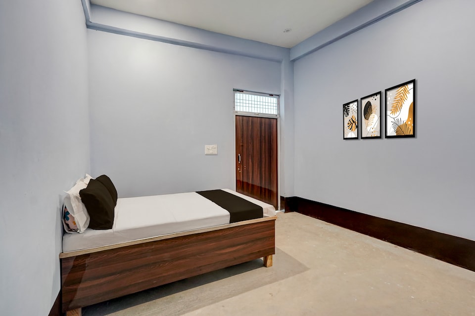 SPOT ON Royal Palace, IIT Kanpur, Kanpur