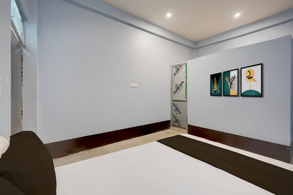 SPOT ON Royal Palace, IIT Kanpur, Kanpur