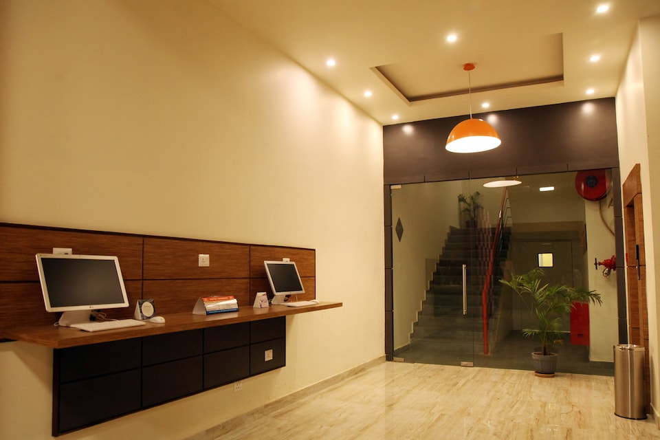 OYO 2539 Hotel Polo Max, Railway Station Allahabad, Prayagraj