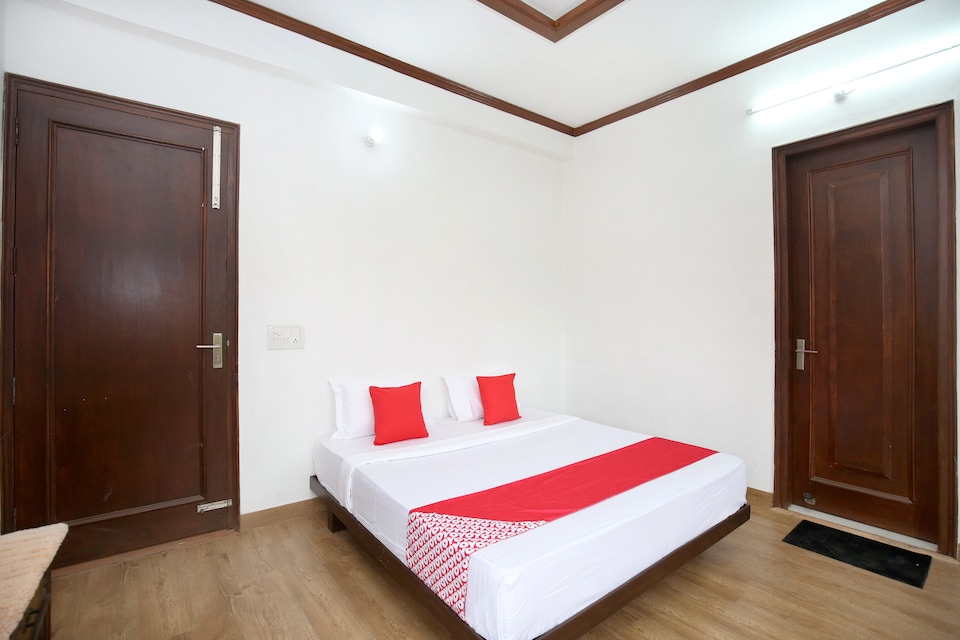 OYO Home 13072 Exotic Villa 3BHK, Kasauli, Kasauli