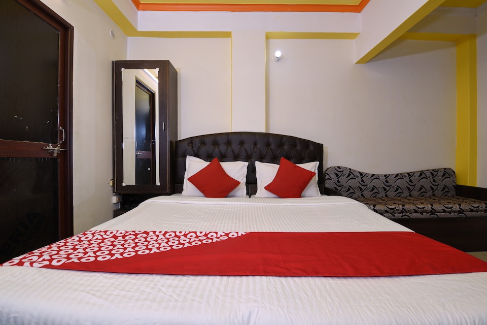OYO 13086 Temple City Guest House, Assi Ghat Varanasi, Varanasi