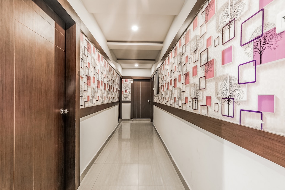 OYO 13114 SVS Luxury Rooms, Kukatpally, Hyderabad