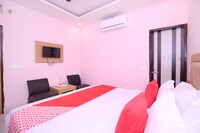 OYO Hotel Skydeep
