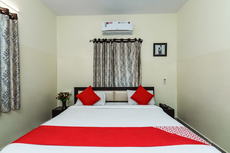 OYO 13123 SRK GRAND, Beach Side Visakhapatnam, Visakhapatnam