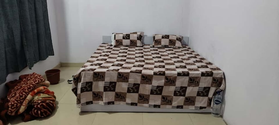 SPOT ON Raj Restaurant & Guest House, Pratapgarh, Pratapgarh