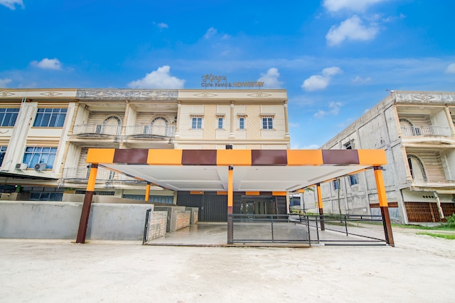 Dancenter King's Homestay