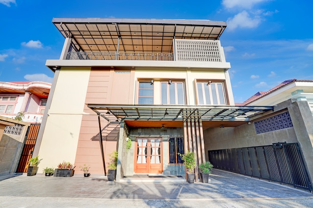 Dancenter De Orchids Hotel