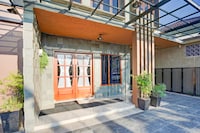 Dancenter De Orchids Hotel