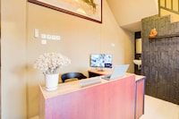 Dancenter De Orchids Hotel