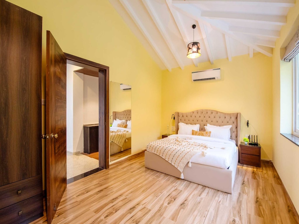 The Infinity Pool Villa Hotel by DanCenter, Baga Beach, Goa, Baga Goa, Goa