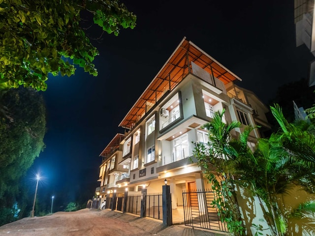 The Infinity Pool Villa Hotel by DanCenter, Baga Beach, Goa