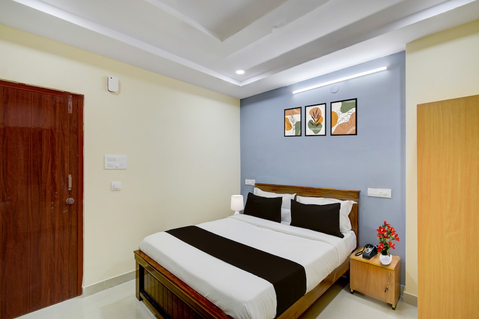 Super Townhouse Financial District Circle Hyderabad, Gachibowli, Hyderabad
