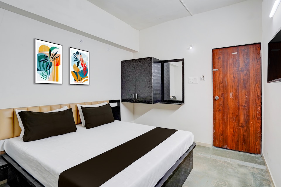 Hotel O Sai Shlok Inn Lodging, Nashik, Nashik