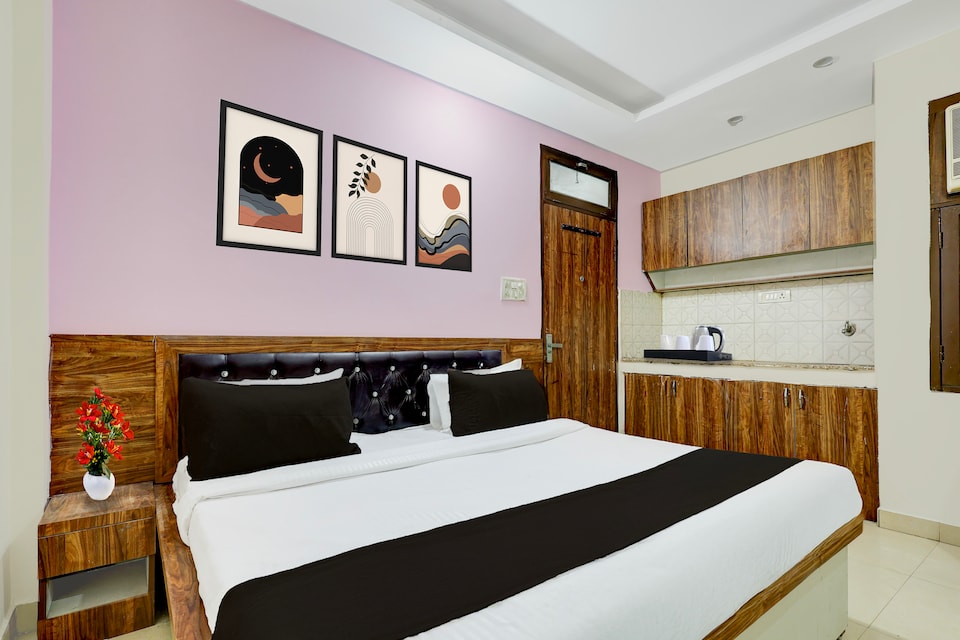 Collection O DLF Phase 3 Metro Station Gurgaon Formerly Krishnay Residency, Cyber City, Gurgaon