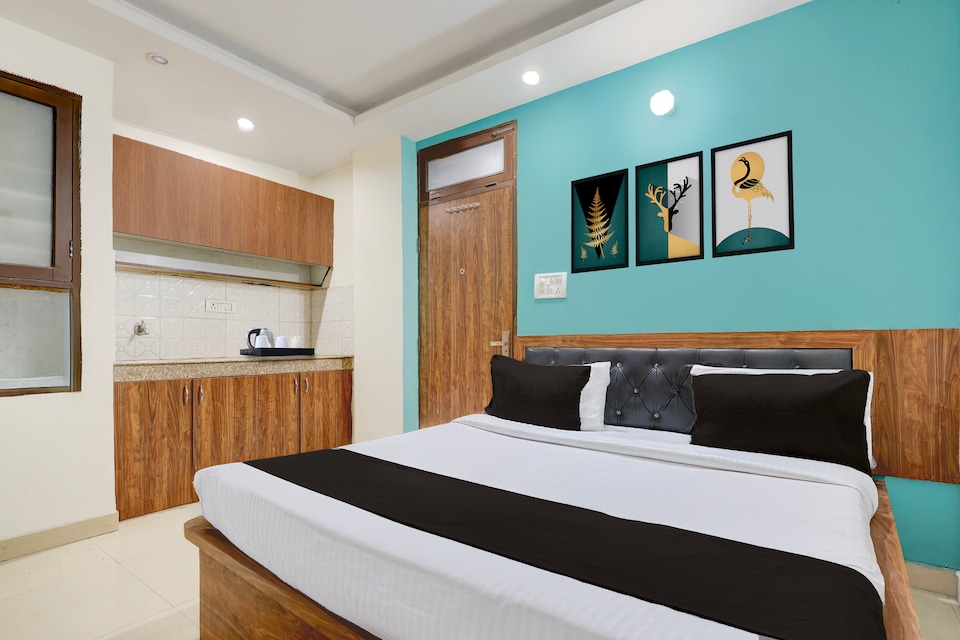 Collection O DLF Phase 3 Metro Station Gurgaon Formerly Krishnay Residency, Cyber City, Gurgaon