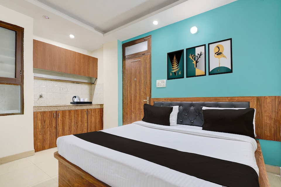 Collection O DLF Phase 3 Metro Station Gurgaon Formerly Krishnay Residency, Cyber City, Gurgaon