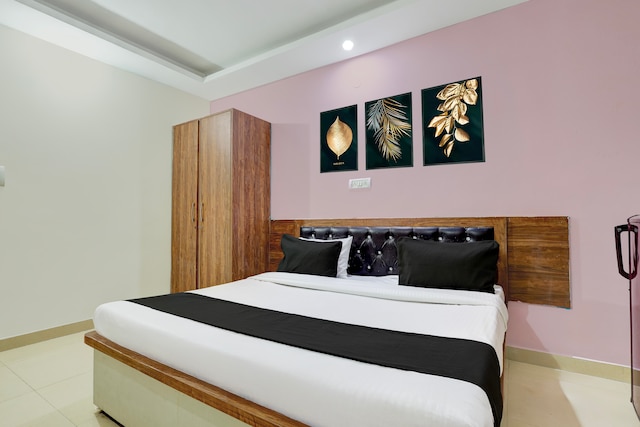 Collection O DLF Phase 3 Metro Station Gurgaon Formerly Krishnay Residency