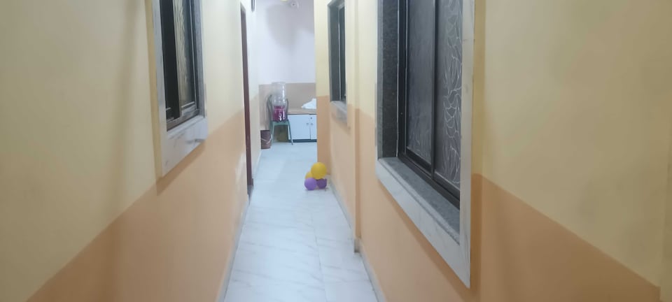 OYO Hotel OChaudhary guest house , VIP Road Kolkata, Kolkata