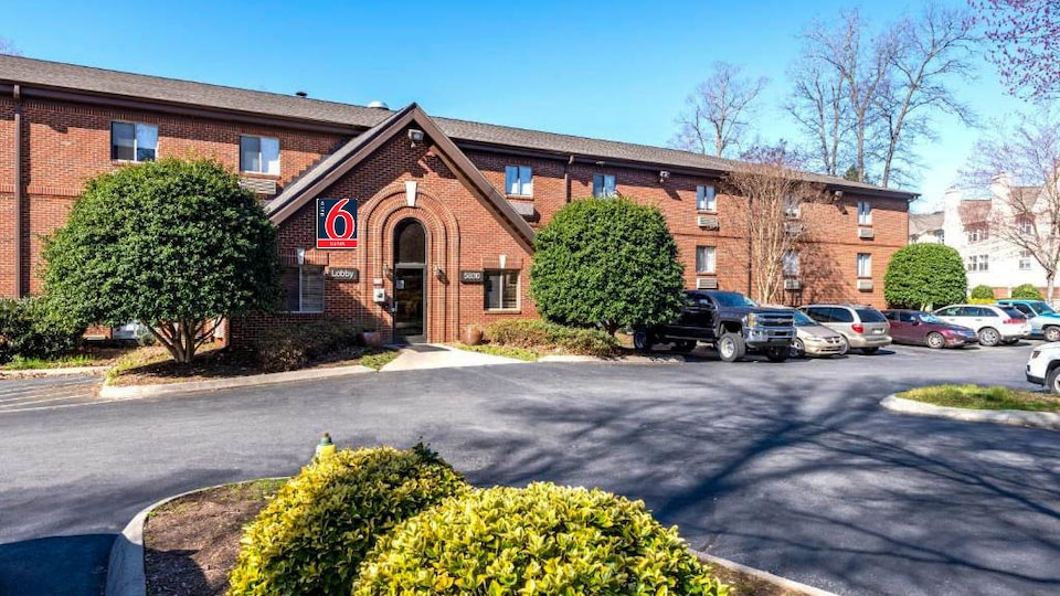 Studio 6 Suites Charlotte, NC - Tyvola Rd/Executive Park, C28217, Charlotte NC