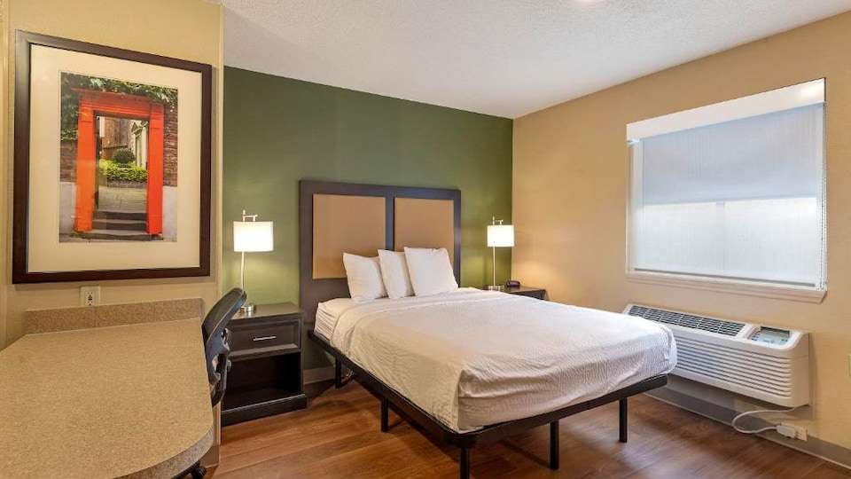 Studio 6 Suites Charlotte, NC - Tyvola Rd/Executive Park, C28217, Charlotte NC