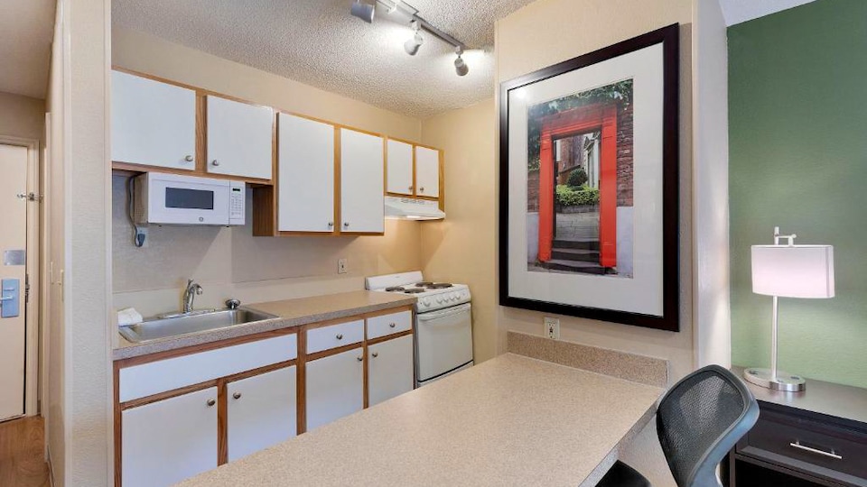 Studio 6 Suites Charlotte, NC - Tyvola Rd/Executive Park, C28217, Charlotte NC
