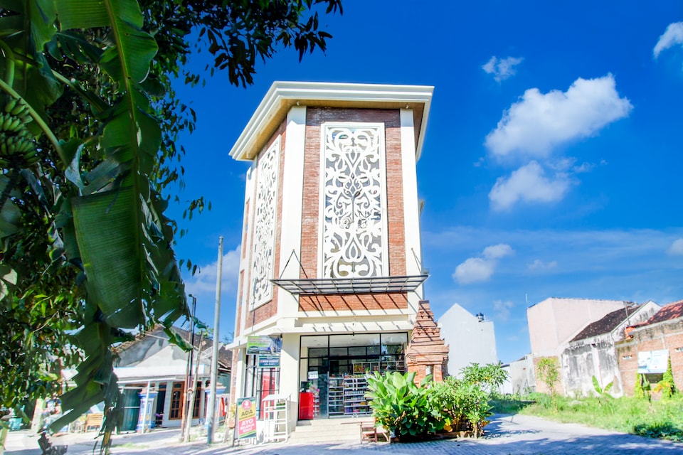 Dancenter Kedaton Home, Solo, Solo