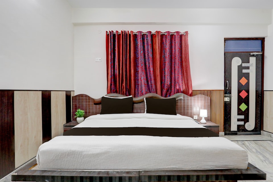 Collection O Gautameshver Mahadev Temple Formerly Pushp Vatika, Lanka, Varanasi