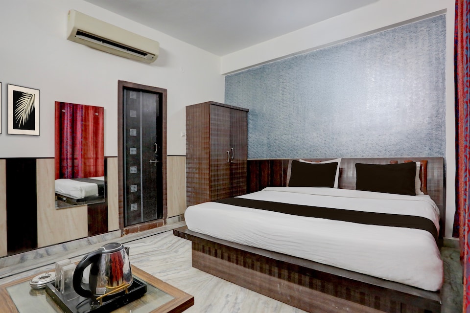 Collection O Gautameshver Mahadev Temple Formerly Pushp Vatika, Lanka, Varanasi