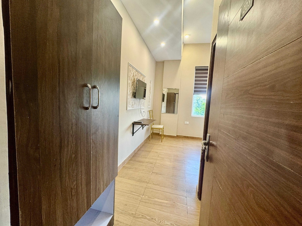 Hotel O DIAMOND GRAY , Greater Noida, Noida