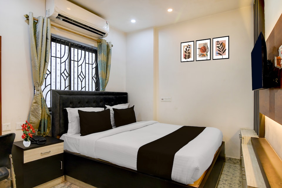 Collection O Dattapukur Railway Terminal Kolkata , VIP Road Kolkata, Kolkata