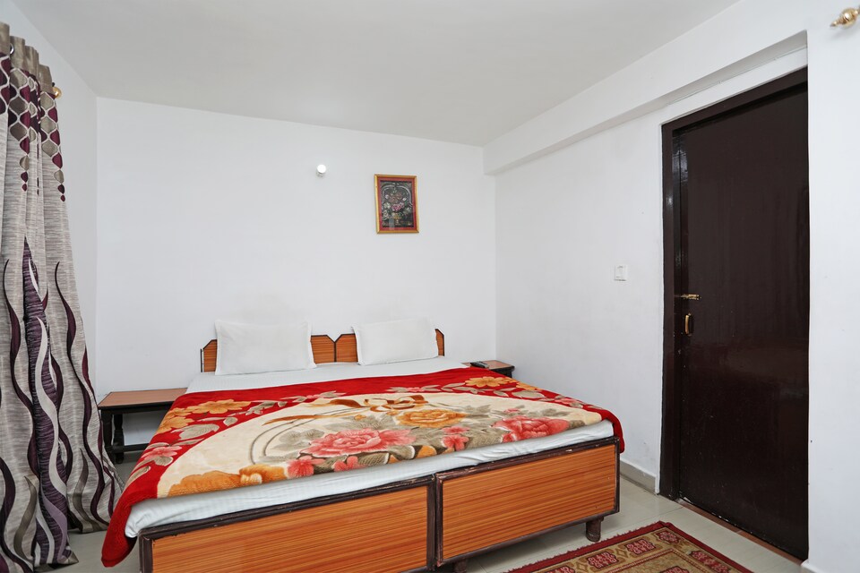 OYO 13156 Home 3BHK Valley View Ayarpatta, Highcourt Nainital, Nainital