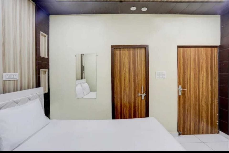 SPOT ON Isshu Hotel And Restaurant , Bulandshahr, Bulandshahr