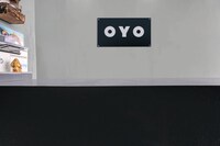 SPOT ON Isshu Hotel And Restaurant 