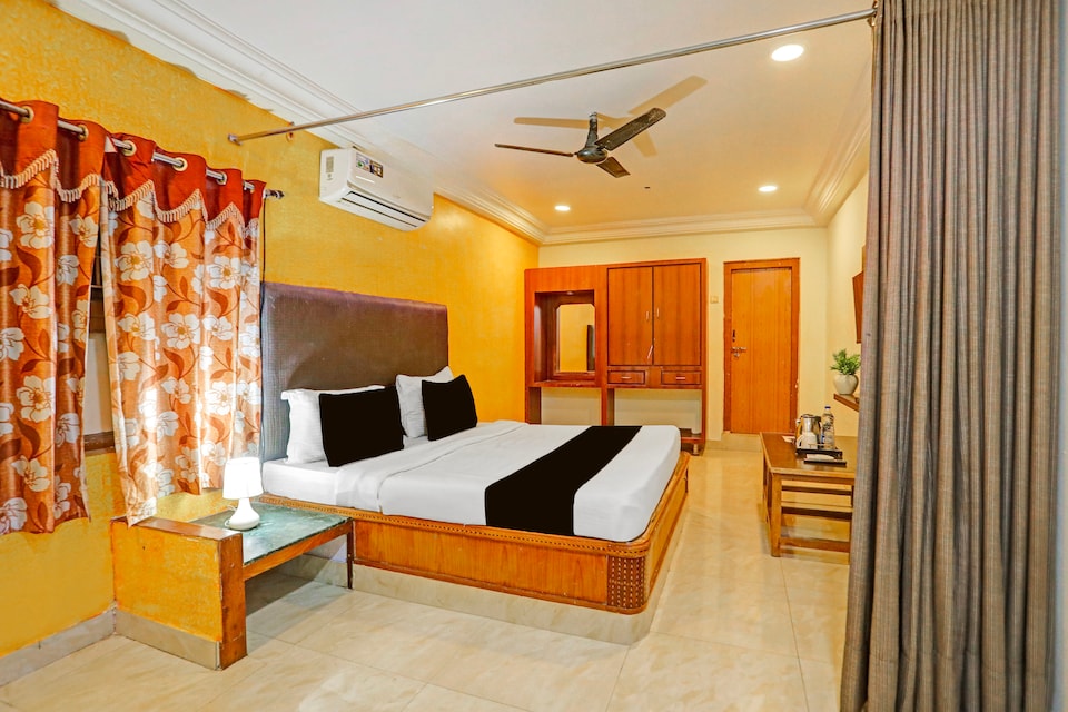 Collection O Machilipatnam Bus Terminal Formerly Vijaya Raghava Residency, Machilipatnam, Vijayawada