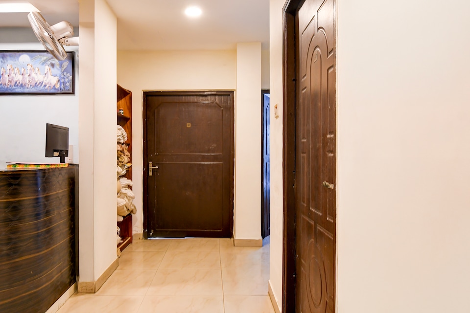 Collection O Techno India University Saltlake Formerly A&M Regency, Salt Lake Kolkata, Kolkata