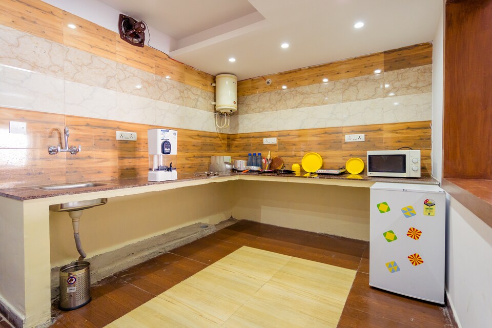 OYO Home 13160 City Heart 3BHK, Mall Road Mussoorie, Mussoorie