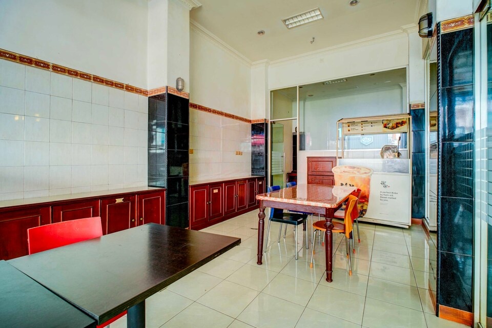 Dancenter Hotel Mutiara Kelapa Dua, Depok, Depok