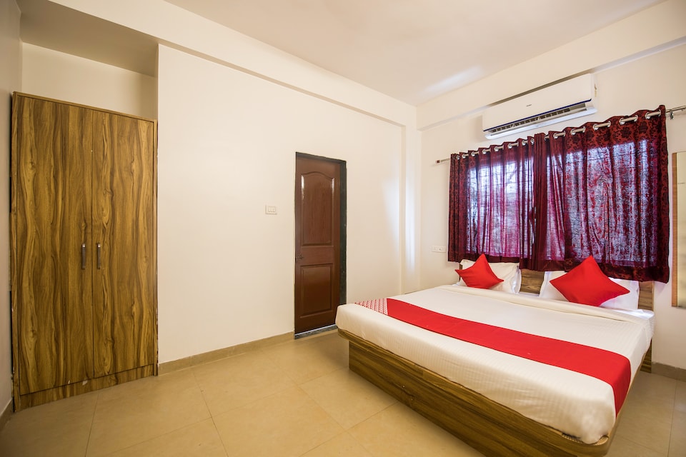 OYO Primrose Regency Near Amanora Mall, Kharadi Pune, Pune