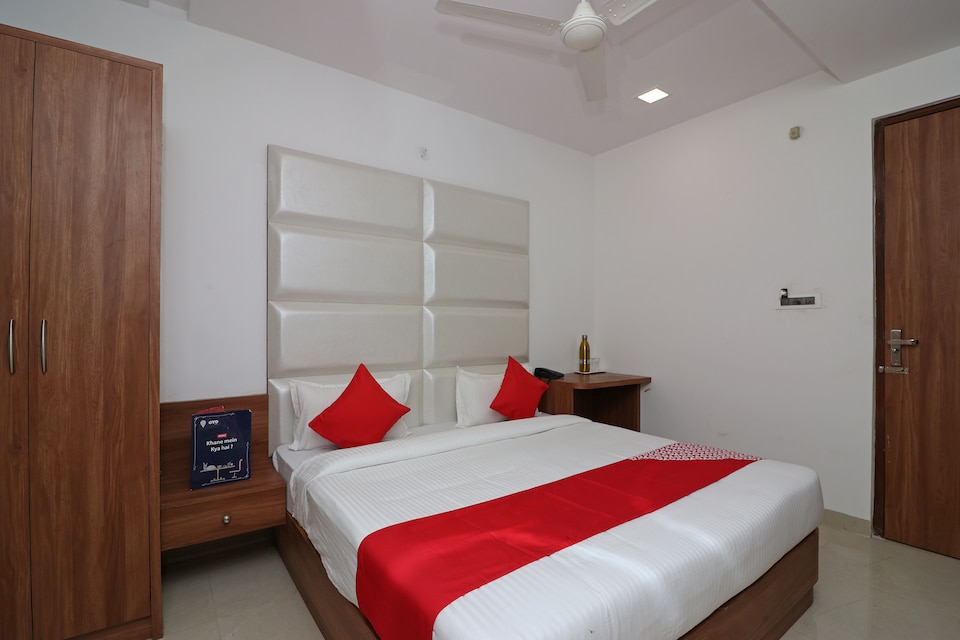 OYO 13169 Hotel Impact, Gomti Nagar Lucknow, Lucknow