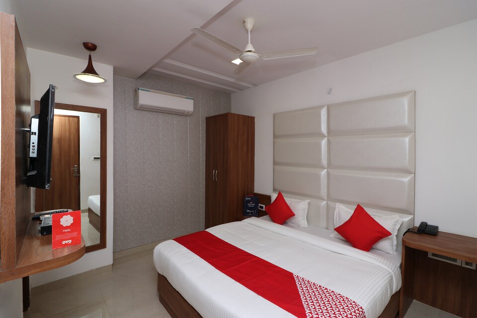 OYO 13169 Hotel Impact, Gomti Nagar Lucknow, Lucknow