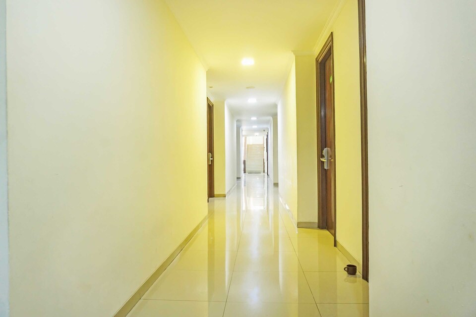 Dancenter Hotel Fiducia Otista 153 - 157, East Jakarta, Jakarta