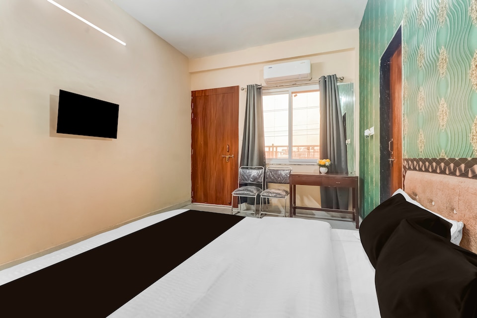 Hotel O Swastik inn, Lashkar, Gwalior