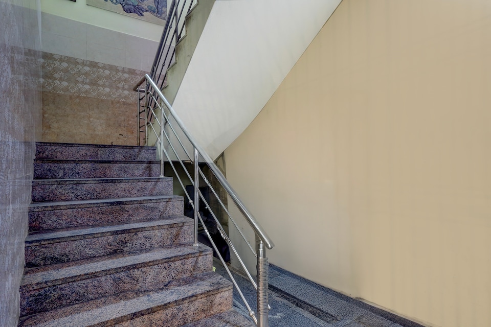 Super Hotel O Tiruvallur Bus Terminal Formerly SK Vinoth Mahal, Sriperumbudur Chennai, Chennai