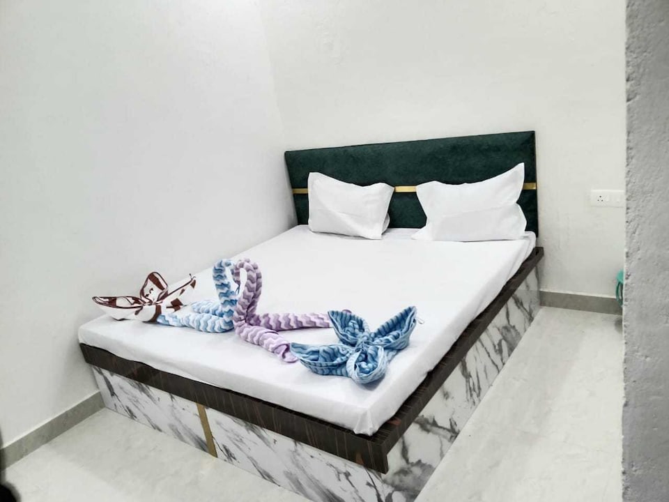 SPOT ON MidWay Hotel Highway & Restaurant, Sadulpur, Sadulpur