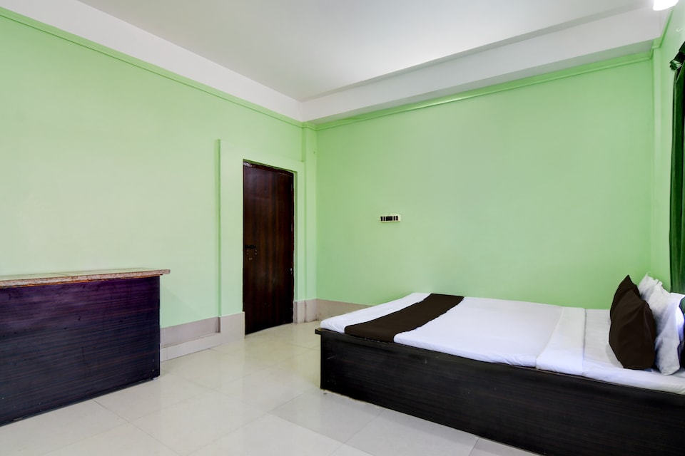 Hotel O Sampad, Berhampore, Berhampore