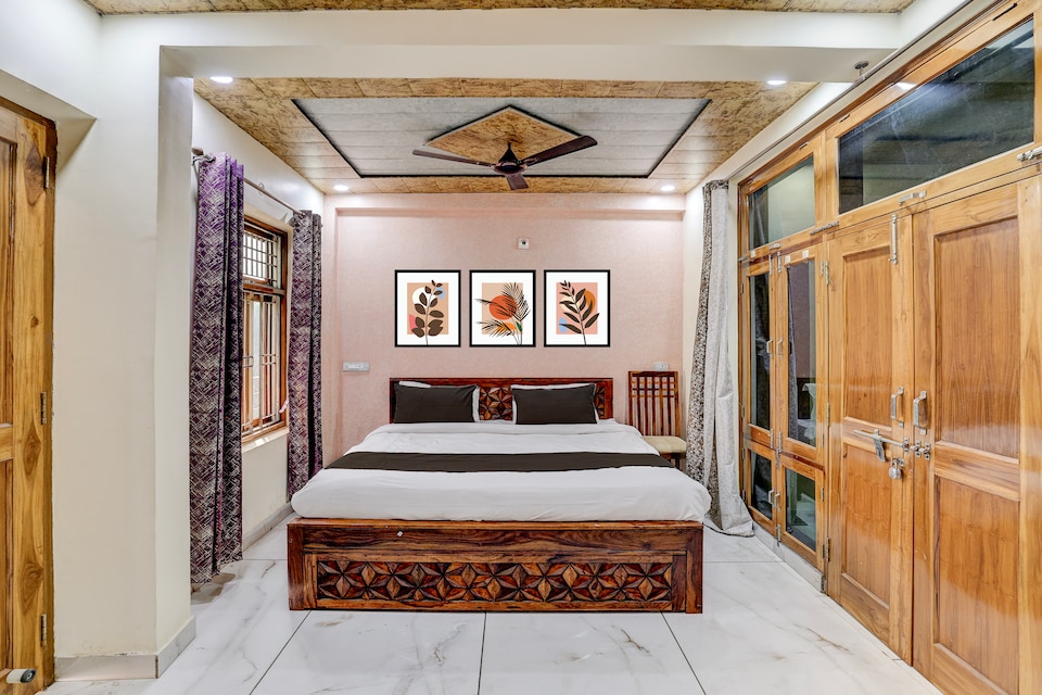 Hotel O THE NEST , Noida City, Noida