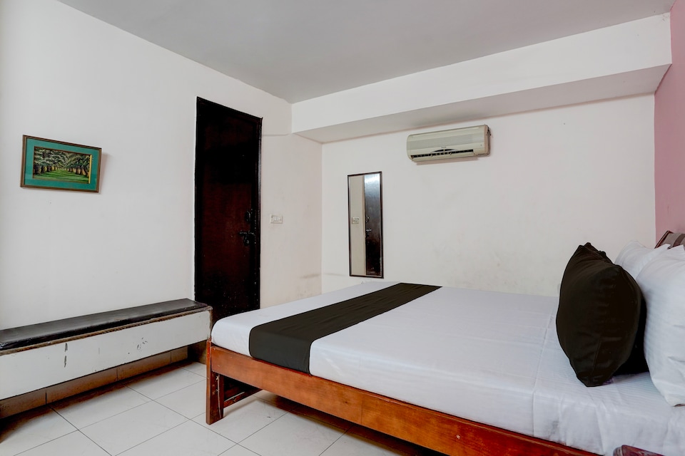 Hotel O The Rajwada, Old Gurgaon, Gurgaon